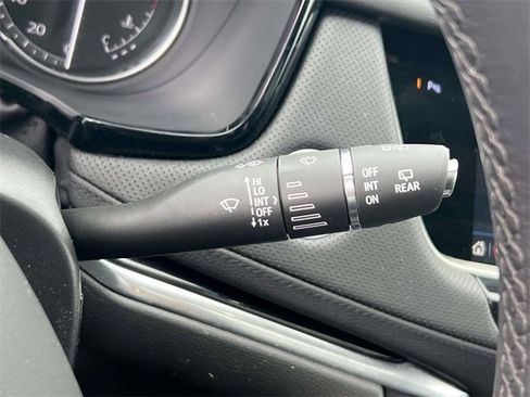 Used 2024 Cadillac XT6 Luxury image 27