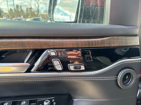 Used 2022 Jeep Grand Wagoneer Series I AWD/4WD image 24