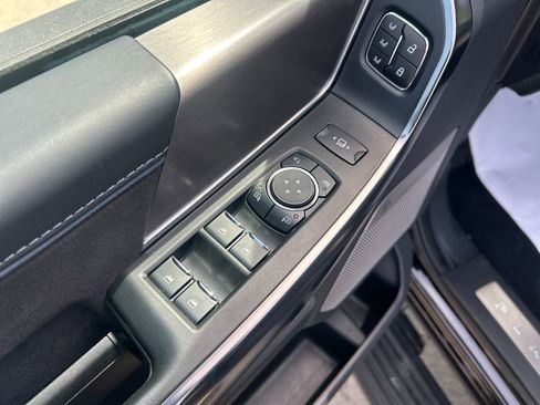 Used 2025 Ford F150 Platinum AWD/4WD image 13