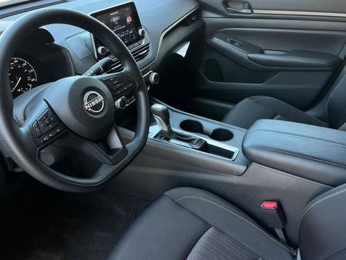 Used 2025 Nissan Altima 2.5 S FWD image 12