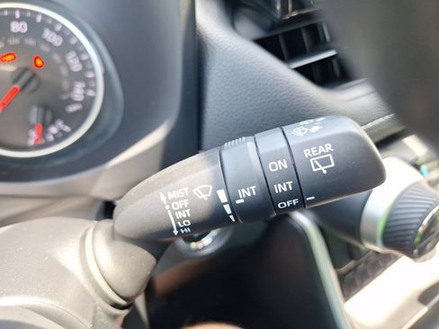 Used 2022 Toyota RAV4 XLE AWD/4WD image 23