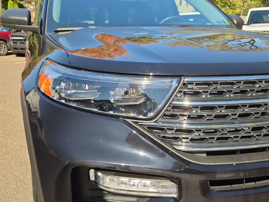 Certified 2023 Ford Explorer XLT w/ Equipment Group 202A AWD/4WD image 18