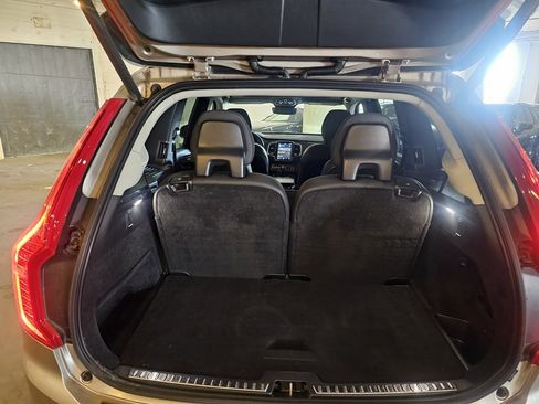 Certified 2023 Volvo XC90 B6 Plus image 7