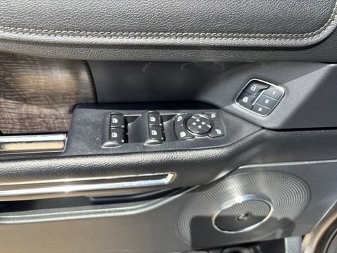 Used 2018 Ford Expedition Limited AWD/4WD image 9