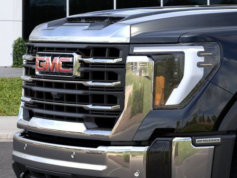 New 2026 GMC Sierra 2500 SLT AWD/4WD image 13