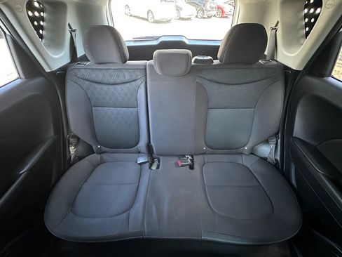 Used 2016 Kia Soul Base image 48