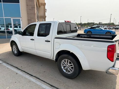 Used 2019 Nissan Frontier SV w/ Value Truck Package RWD image 16