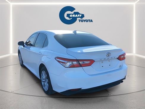 Used 2020 Toyota Camry LE image 14