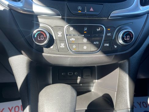 Used 2024 Chevrolet Equinox LT image 30