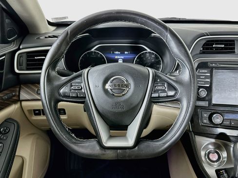 Used 2016 Nissan Maxima Platinum w/ Interior Lighting Package FWD image 18