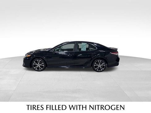 Used 2018 Toyota Camry SE w/ Moonroof Package image 24