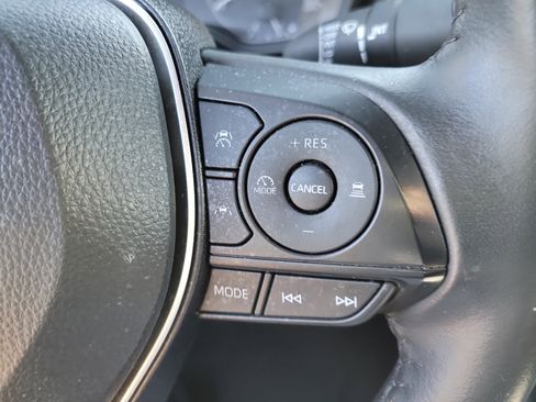 Certified 2025 Toyota Corolla SE image 28