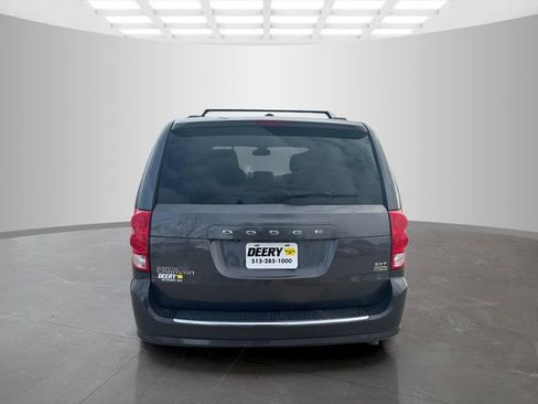 Used 2019 Dodge Grand Caravan SXT image 7