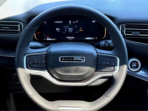 Used 2024 Jeep Wagoneer w/ Premium Group I image 18