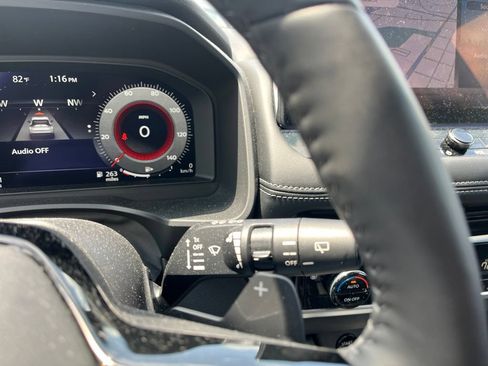 Used 2025 Nissan Rogue Platinum FWD image 17