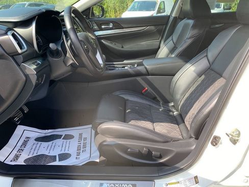 Used 2017 Nissan Maxima SR image 12