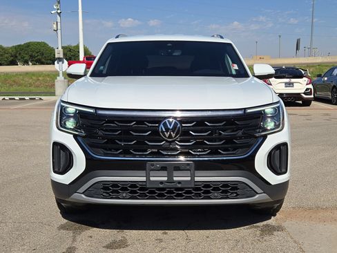Used 2024 Volkswagen Atlas Cross Sport SE FWD image 10