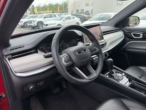 Used 2025 Jeep Compass Limited AWD/4WD image 14