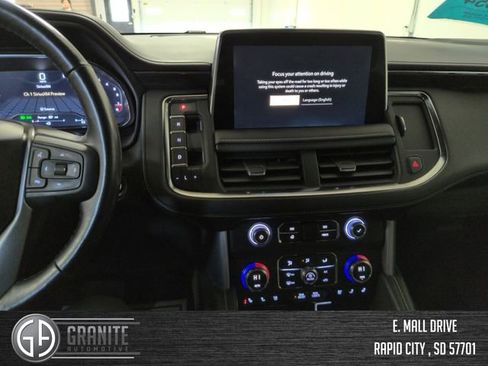 Used 2022 GMC Yukon XL SLT w/ SLT Luxury Package AWD/4WD image 18
