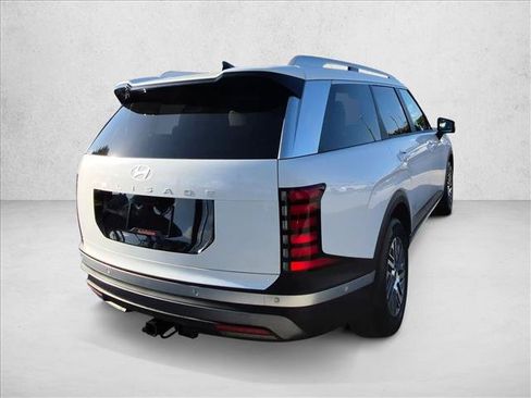 Used 2026 Hyundai Palisade SEL FWD image 5