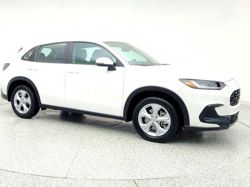 Used 2025 Honda HR-V LX image 3