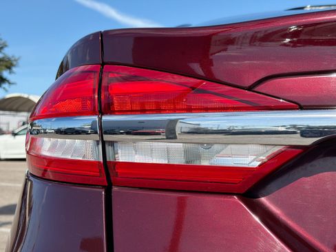 Used 2017 Ford Fusion Energi SE image 10