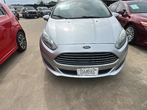 Used 2019 Ford Fiesta SE image 2
