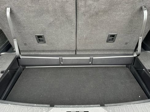Used 2023 Ford Explorer XLT w/ Equipment Group 202A RWD image 16