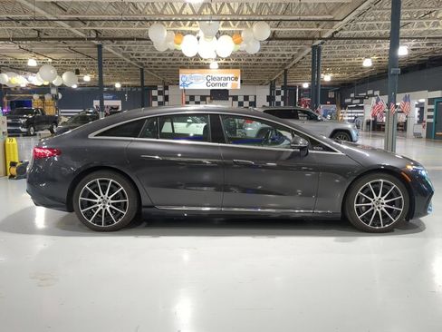 Used 2023 Mercedes-Benz EQS 580 4MATIC Sedan w/ Exclusive Trim Package image 7