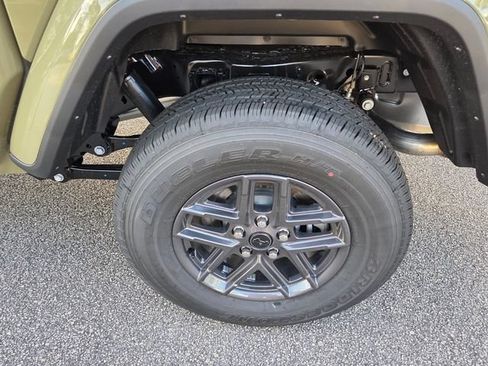 New 2026 Jeep Gladiator Sport AWD/4WD image 5