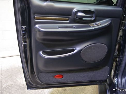 Used 2002 Lincoln Blackwood image 9