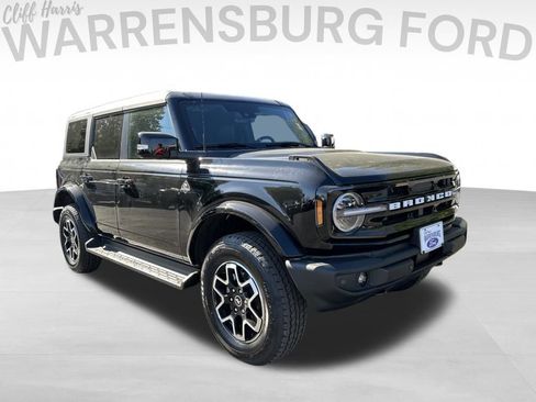 New 2025 Ford Bronco Outer Banks image 1