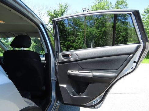 Used 2015 Subaru Crosstrek 2.0i Premium AWD/4WD image 15