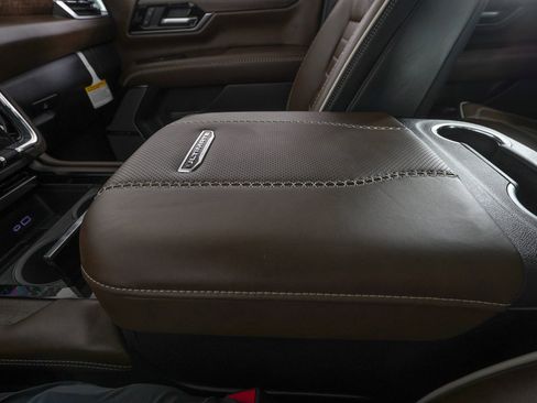 Used 2025 GMC Yukon XL Denali Ultimate image 32