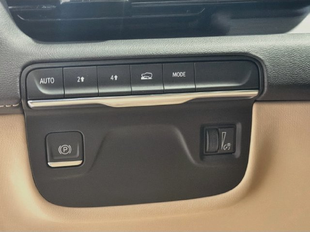 Certified 2024 Cadillac Escalade Premium Luxury AWD/4WD image 9