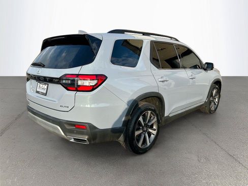 Used 2024 Honda Pilot Elite image 4