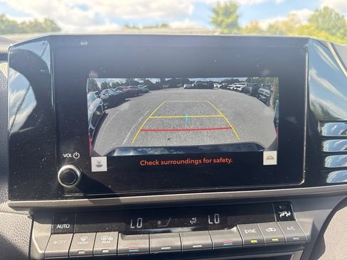 Used 2025 Toyota Camry LE FWD image 17