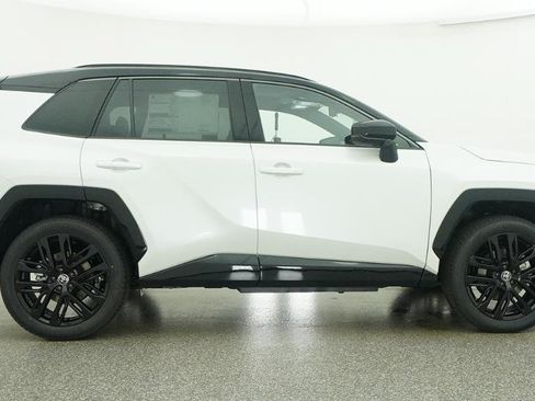 New 2026 Toyota RAV4 XSE w/ Panoramic Sun Roof Package AWD/4WD image 18