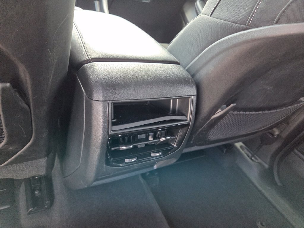 Used 2025 Jeep Grand Cherokee Laredo RWD image 7
