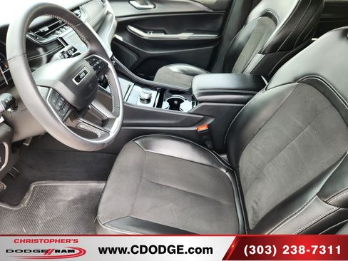 Used 2023 Jeep Grand Cherokee L Laredo AWD/4WD image 14