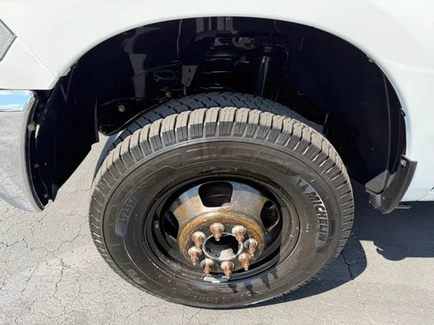Used 2018 RAM 3500 Tradesman w/ Chrome Appearance Group AWD/4WD image 11