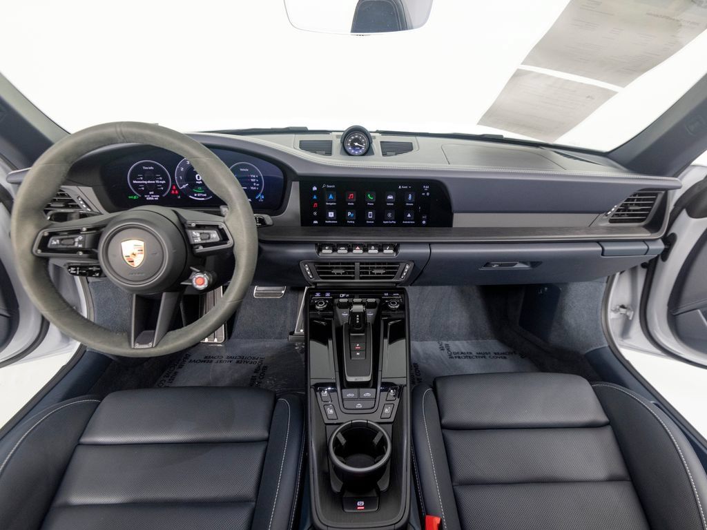 Certified 2025 Porsche 911 Carrera GTS RWD image 37