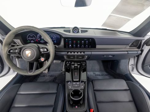 Certified 2025 Porsche 911 Carrera GTS RWD image 37