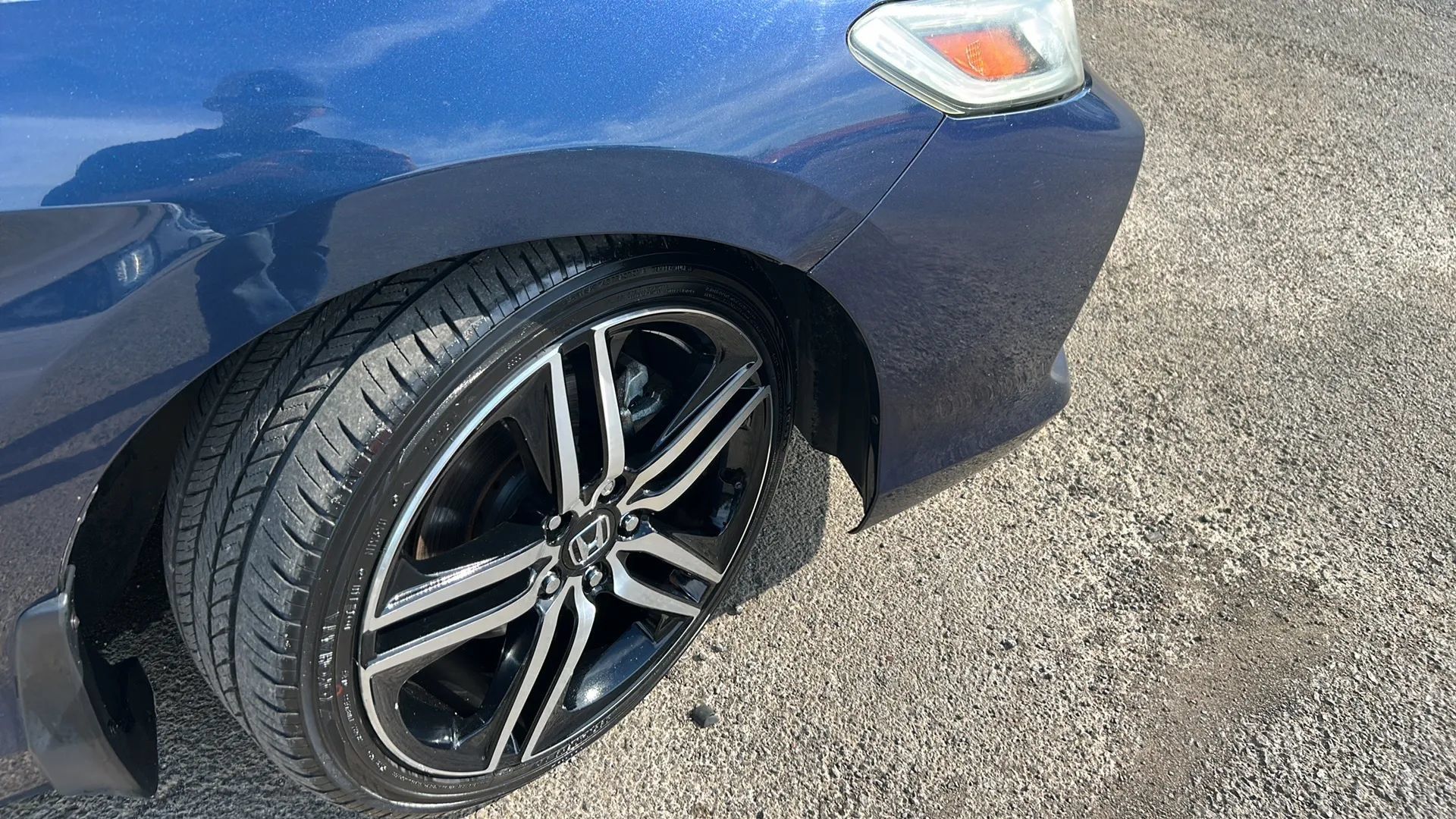 Used 2017 Honda Accord Touring image 32