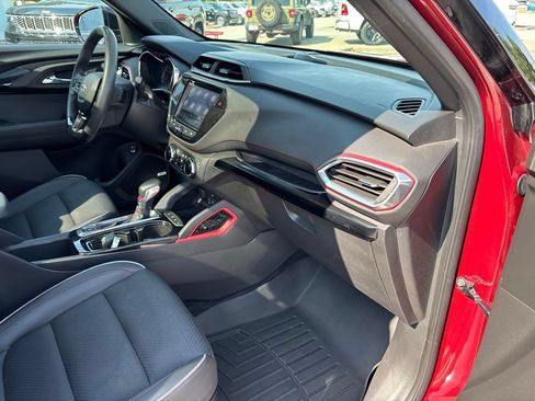 Used 2022 Chevrolet TrailBlazer RS w/ Sun and Liftgate Package AWD/4WD image 26