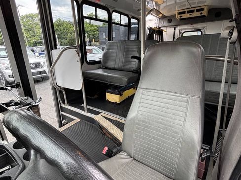 Used 2009 Ford E-450 and Econoline 450 RWD image 15