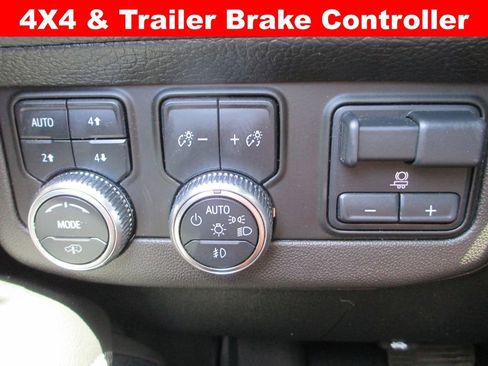 Used 2022 GMC Yukon Denali w/ Denali Ultimate Package AWD/4WD image 22
