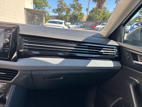 Used 2025 Volkswagen Jetta SE image 35