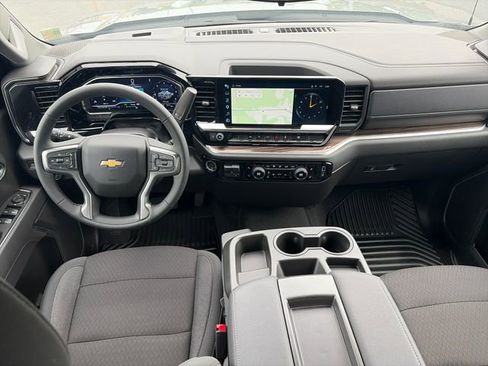 Used 2025 Chevrolet Silverado 1500 LT AWD/4WD image 17