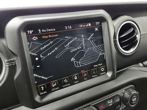 Used 2022 Jeep Wrangler Unlimited Sahara w/ Cold Weather Group AWD/4WD image 6